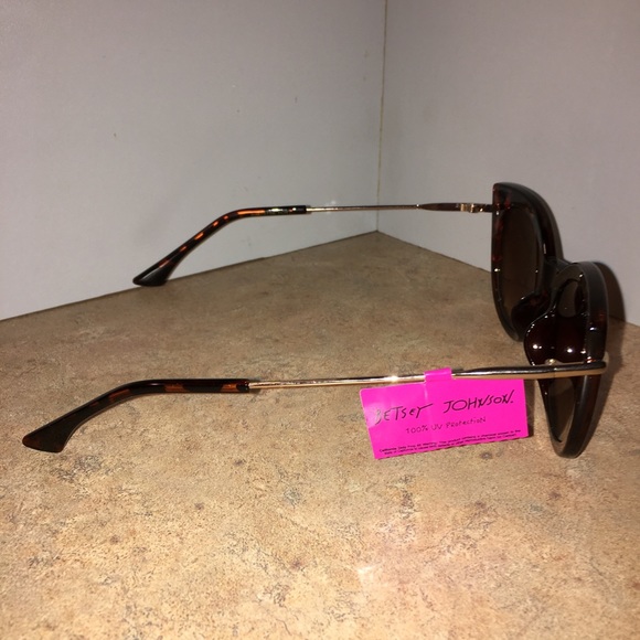 🆕NEW-BETSEY JOHNSON TORTOISE SHELL SUNGLASSES - Picture 4 of 6